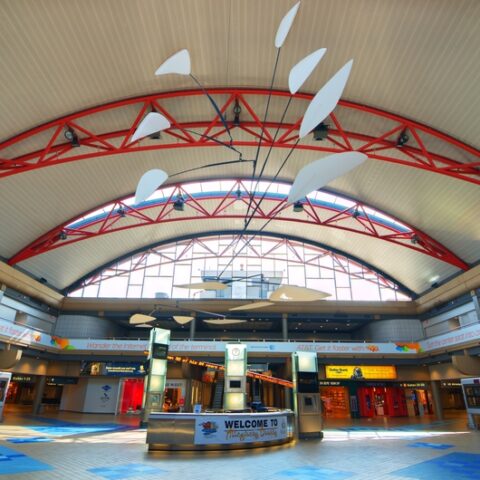 Tsa officers seize gun in passenger backpack at pittsburgh international - photo licensed by shore news network.