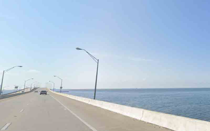 Paddleboarder's body found in Tampa Bay north of the Gandy Bridge