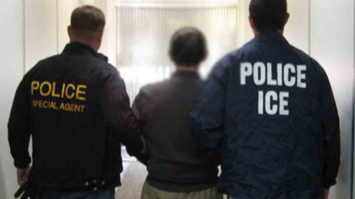ICE HSI El Paso shows support for victims of human trafficking, educate community during awareness campaign