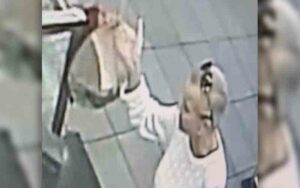 Do you recognize this purse snatcher?