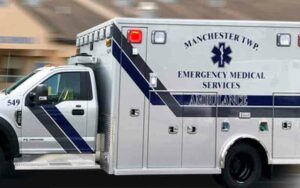 Bicyclist injured after being struck in manchester, police report