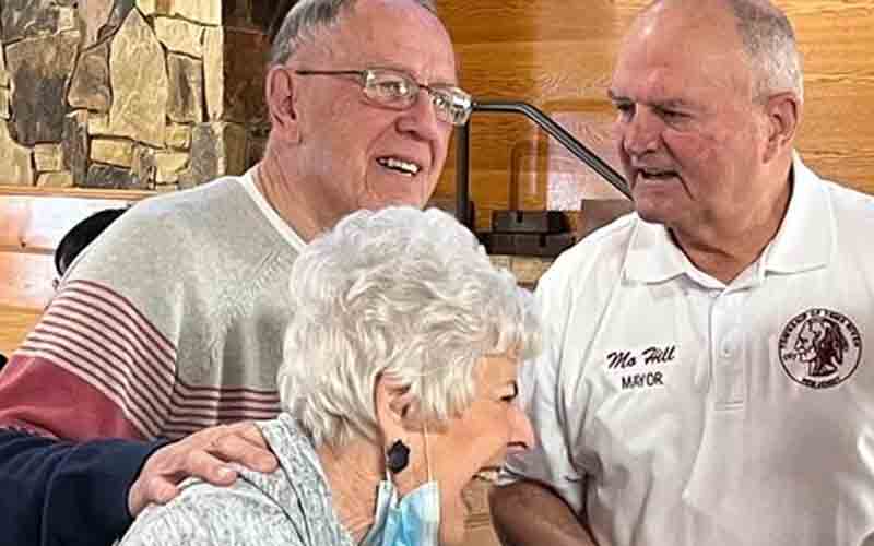 Mayor Mo Hill meets with Greenbriar senior community residents after crippling property tax hike sweeps Toms River, hitting town's elderly fix-income population