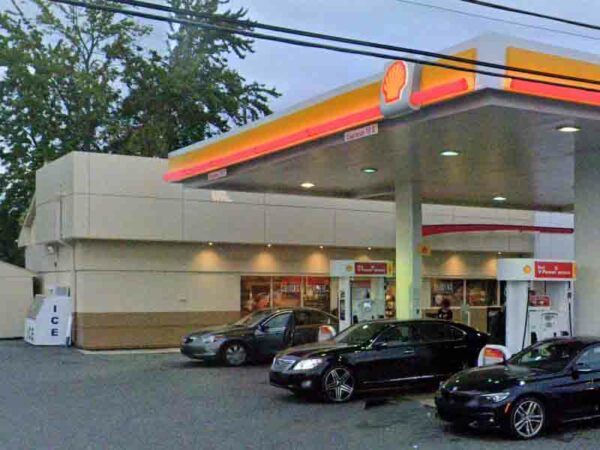 Police investigating armed robbery at Newark Dash In
