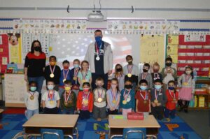 Former major leaguer, olympic silver medalist todd frazier visits toms river elementary school class