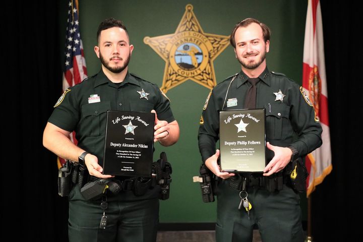 Manatee County deputies receive life saving award after helping suicide victim
