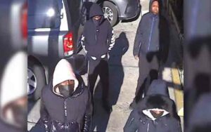 New york city police searching for stabbing suspect.