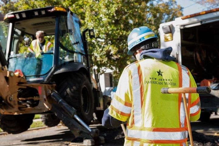 Major water main break shuts down traffic in Linden