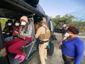 Two u. S. Citizens arrested attempting to smuggle seven undocumented individuals