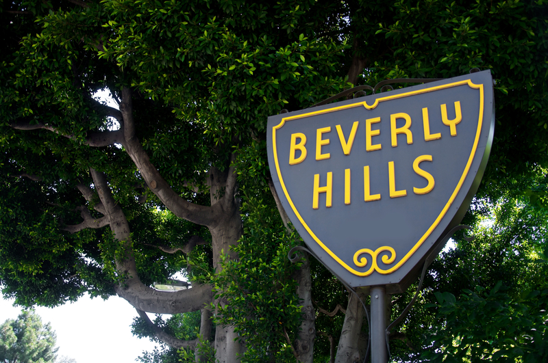 Thieves With Sledgehammers Steal $5 Million In Jewelry From Beverly Hills Store In Broad Daylight