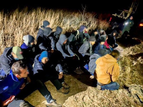 Border Patrol Agents Encounter Two Large Groups