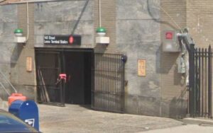 Man slashed across chest at harlem subway station