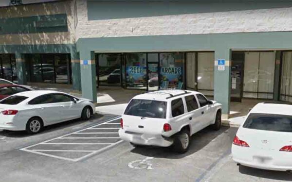 Mom left her malnourished month-old infant in car while she gambled inside arcade, police