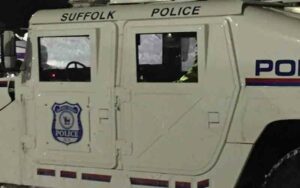Suffolk county cops catch drug deal in the act