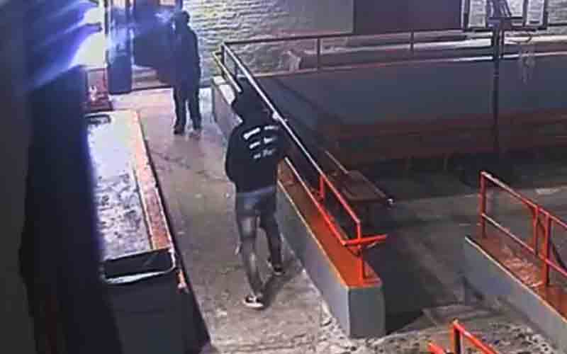 Brooklyn teen shot in building doorway