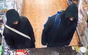 Teens held up at gunpoint in prospect park