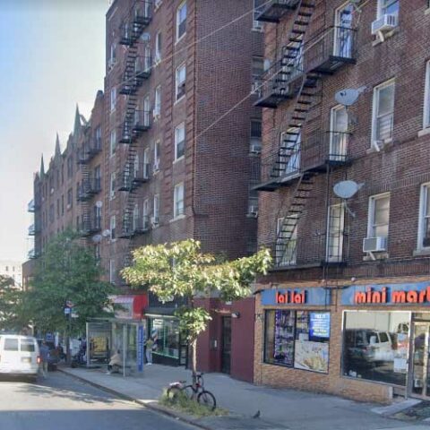 Man pulls gun on manhattan clerk after being asked to pay for food - photo licensed by shore news network.