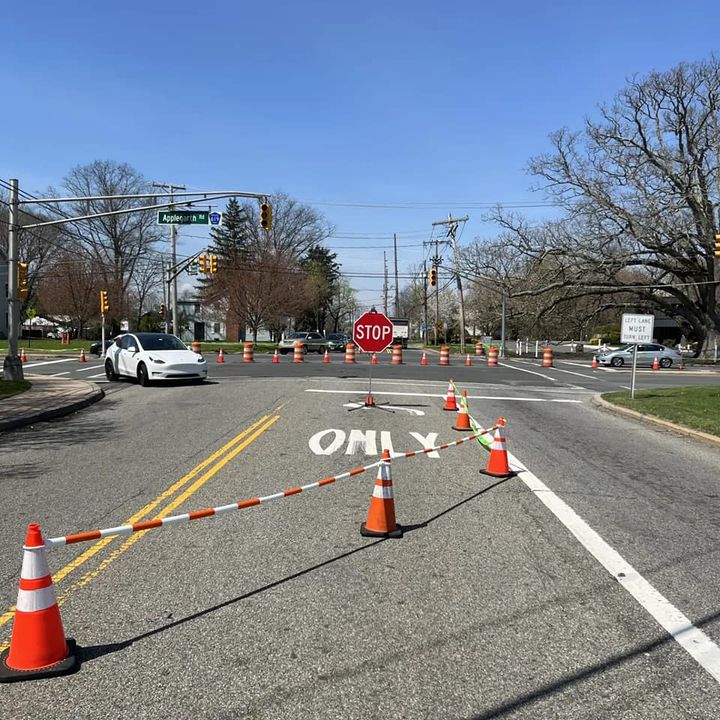 Damaged Traffic Light Repairs May Take Up To Two Weeks Due to Crash, Police Say