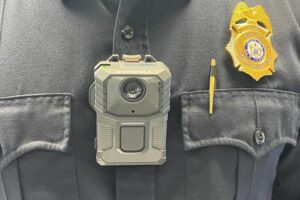 Oakland police get body cameras