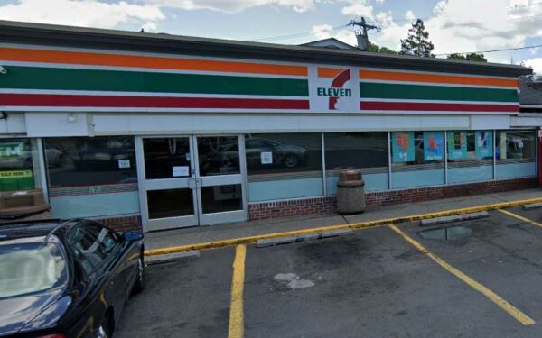 Man Accidentally Shoots 7-11 Clerk in Philadelphia, Flees