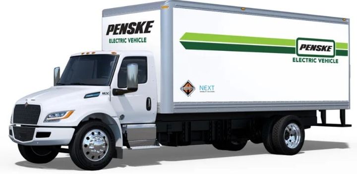 Police Searching For Occupants of Penske Box Truck That Shot at Car on I-95
