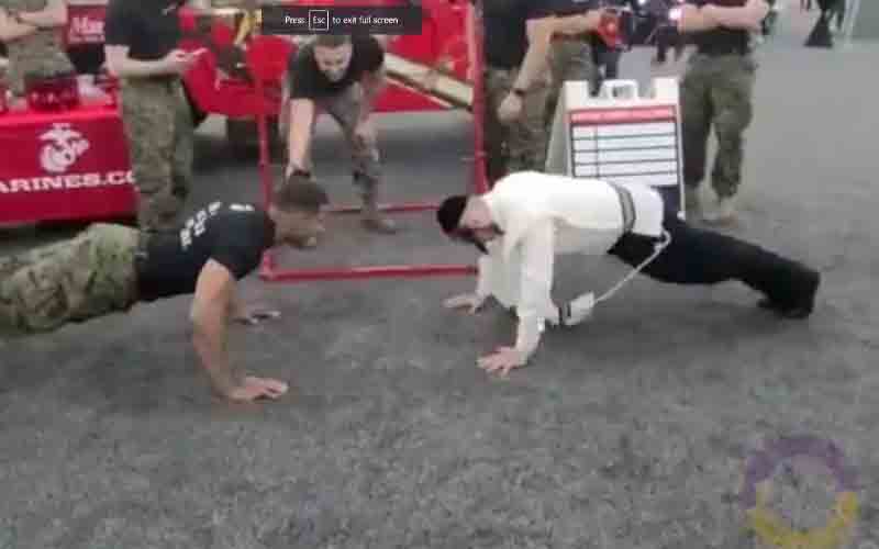 Yeshiva Student Beats U.S. Marine in Gym Pushup Challenge