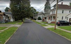 Man stabbed two women in utica apartment