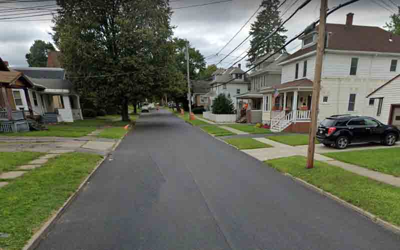 Man Stabbed Two Women in Utica Apartment