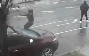 Curbside argument turns into shooting in the bronx
