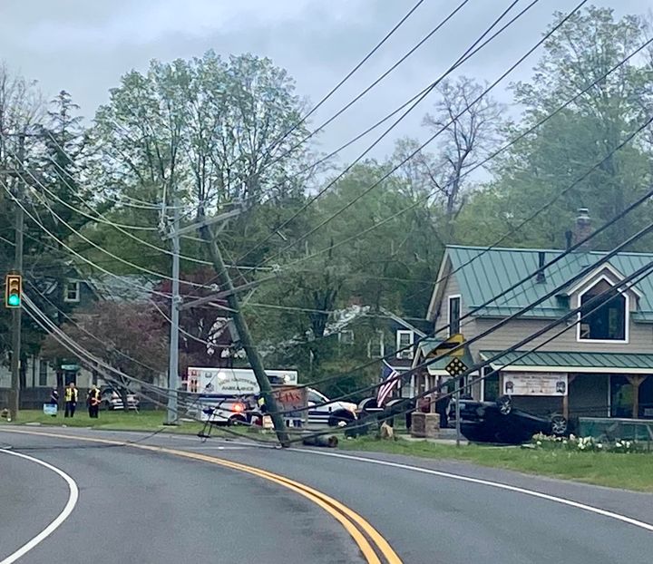 Police Seeking Witnesses to Rollover Crash in New Hartford