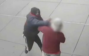 77-year-old man beaten, kicked and robbed in new york city
