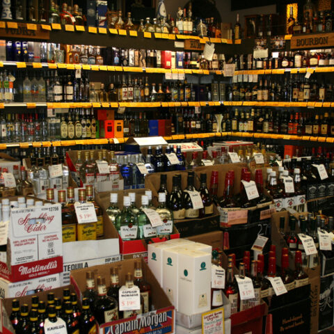 New jersey man charged for burglarizing multiple liquor stores in new castle - photo licensed by shore news network.