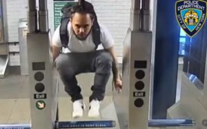 Man waves knife at nyc subway train full of passengers