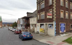 Man stabbed four times during argument with stranger