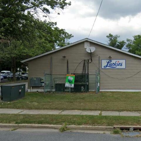 Armed robbers fire shot inside severn market - photo licensed by shore news network.