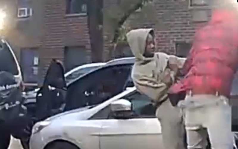 NYC Robbery Victim Punched, Stabbed, and Slashed in Broad Daylight
