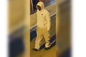 Philadelphia police searching suspect who robbed bangin breakfast on market street