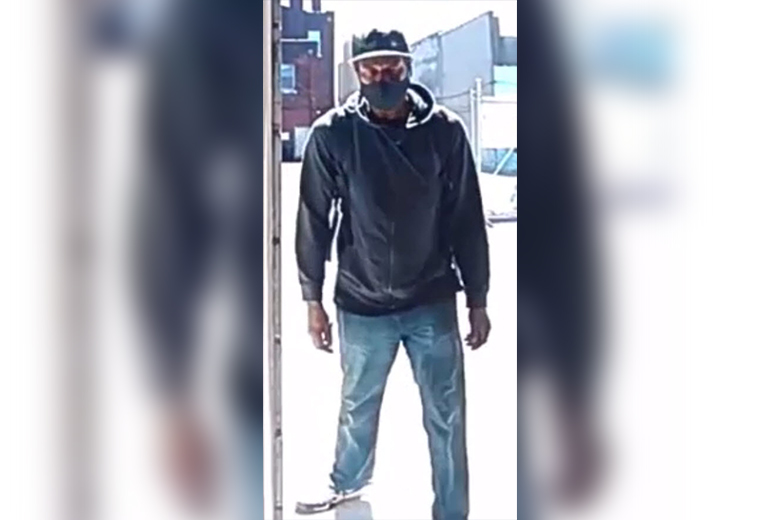 Police Searching for Porch Pirate in Philadelphia