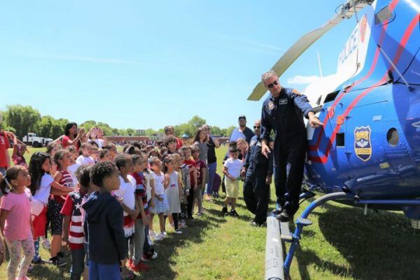 Bay Shore Students Greet Police with Cheers
