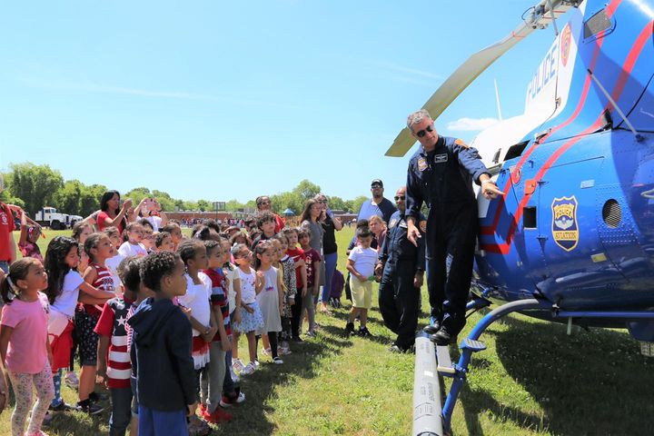 Bay Shore Students Greet Police with Cheers