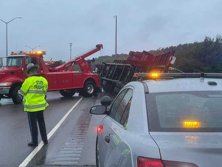 Traffic Stopped on I-95 Due to Car Carrier Rollover