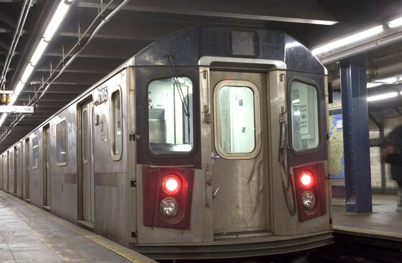 15-year-old stabbed and robbed on NYC subway train