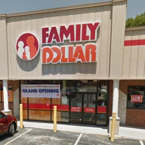 Wilmington family dollar robbed by woman threatening to shoot - photo licensed by shore news network.