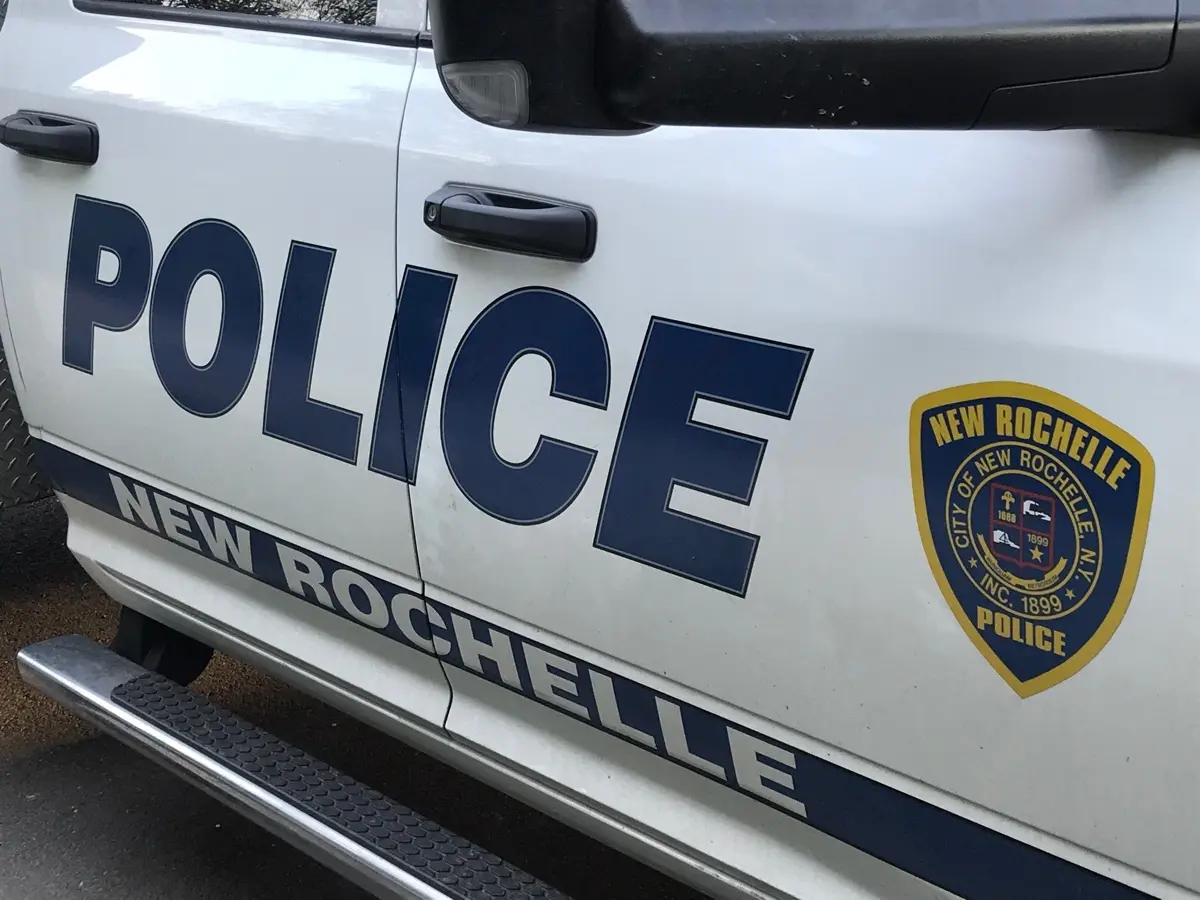 Car Thieves Injure Two Officers During Chase on I-95