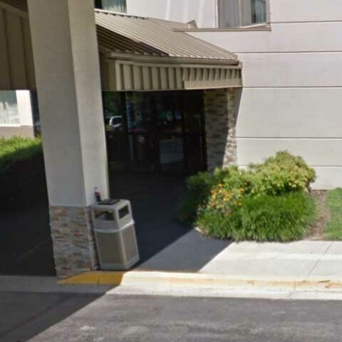 Hotel robber kicked in door, chased female employee before robbing cash register - photo licensed by shore news network.