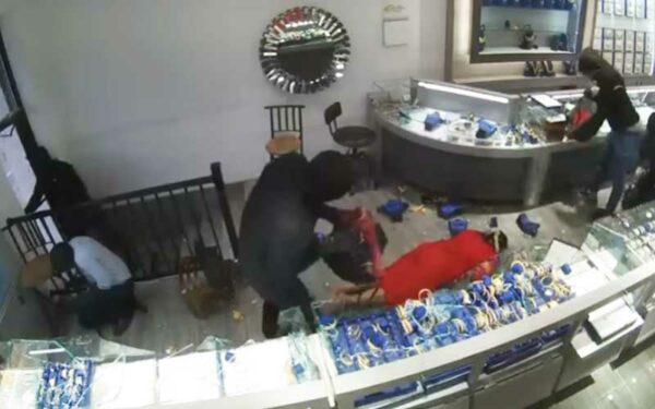 New Jersey Jewelry Store Hit by Violent Smash and Grab, Shopkeepers Held at Gunpoint