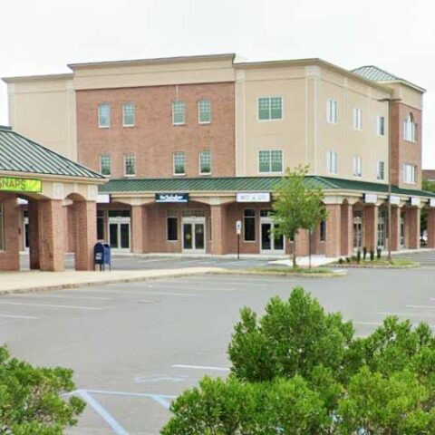 Lakewood police stand guard at private business that banned boys under 17 from restaurant - photo licensed by shore news network.