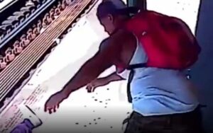 52-year-old woman pushed onto train tracks in new york city