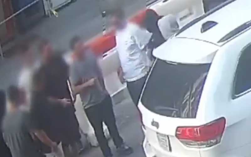 Armed Gunmen Steal $186,000 in Jewelry in Broad Daylight Manhattan Street Robbery