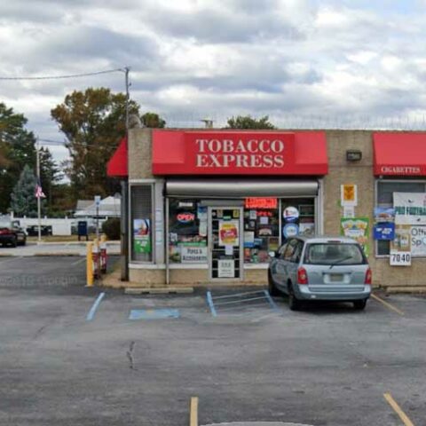 Gunman takes money and cartons of cigs during new castle armed robbery - photo licensed by shore news network.