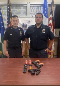 New york police arrest 4 in armed robbery